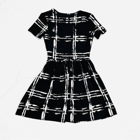 Finn & Clover Black & White Windowpane Plaid Cross Front Waffle Knit Dress - Picture 6 of 6